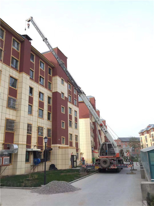 平邑县跨街广告牌的高空安装注意事项