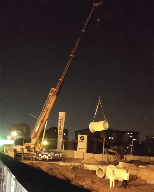 平邑县“弯臂矫正”—— 吊车的 “形变补偿” 技术