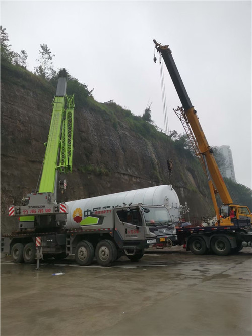 平邑县“不怕风雨冻”—— 吊车的 “恶劣环境适应” 技术